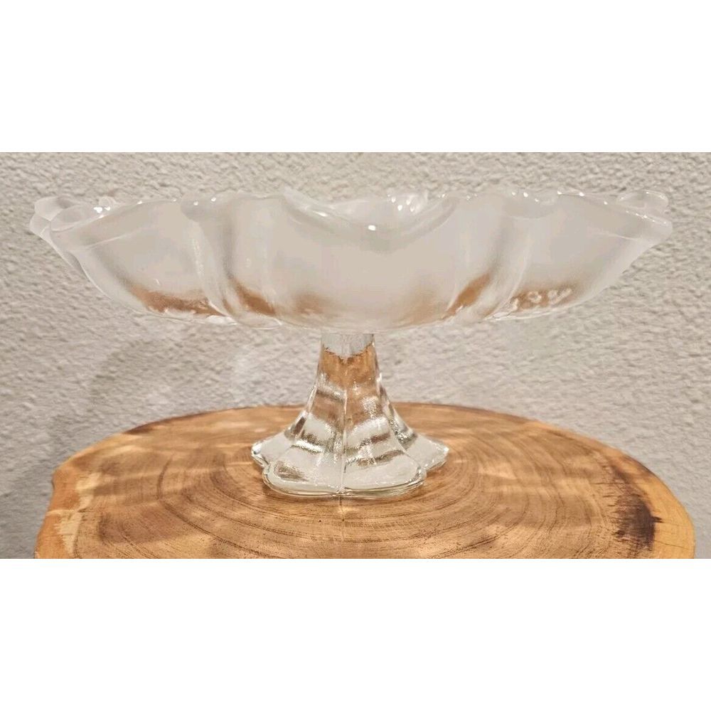 Mikasa Christmas Story Etched Glass Pedestal Bon Bon Dish Cookie Plate Fluted - Picture 3 of 3